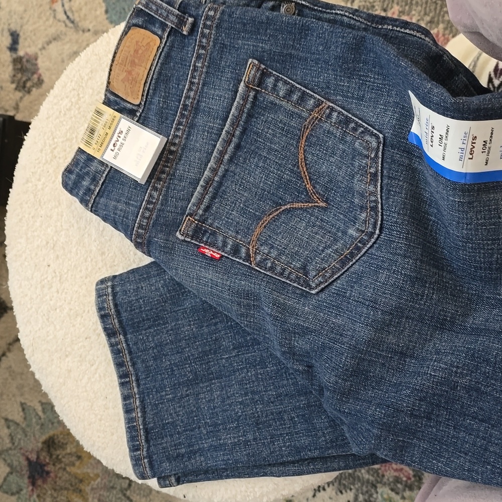 Levi's Mid Rise Skinny 10 Medium NWT Women